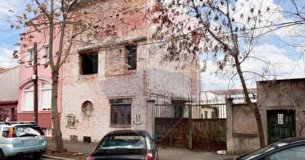 Casă cu teren de 500 mp, situată pe strada Transilvaniei