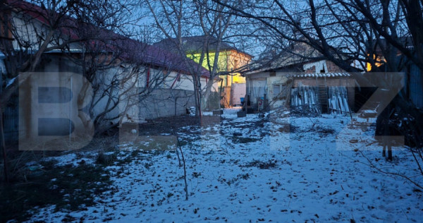 Proprietate semi-centrala, casa demolabila, teren 327 mp, zo