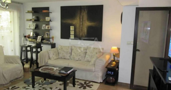 Vilă 5 camere Trapezului, centrală, an 2007, 174 mp