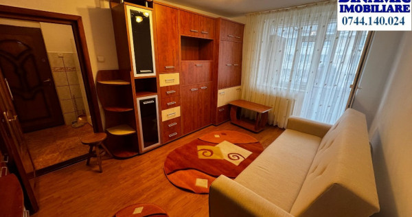 Ap 2 cam, Dărmănești, zona șc. nr. 5. Preț 1350 lei/ lunar