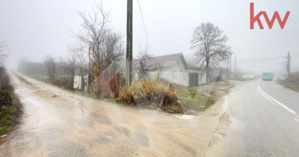 TEREN 949 METRI IN PREAJBA LANGA SMAR PUB