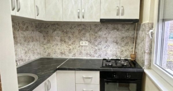 Apartament 2 camere, parter, zona Sagului