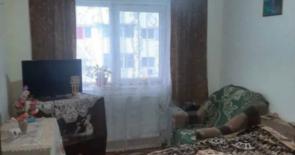 Apartament 3 camere, ultra central, Bals