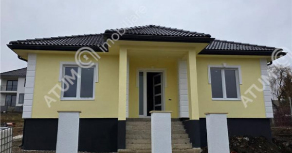 Casa individuala cu 4 camere si curte libera de 340 mp in Ci