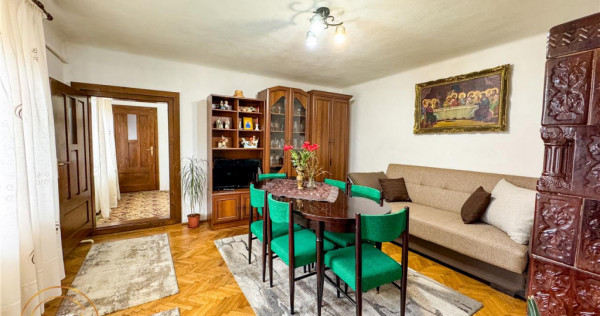 Ansamblu:doua case anexe domeniu de 10.101mp, Intorsura Buza