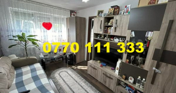 - Apartament 3 camere confort 2, zona Viziru 2, etaj 3.