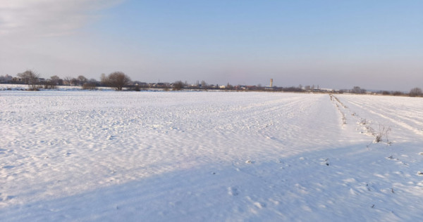 Teren intravilan, zona Scruntari, 8700mp, 30ml front stradal