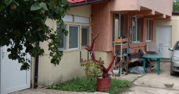 CASA 5 camere (P+E) 40 km de Bucuresti (Movilita)