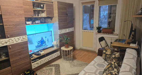 Vand apartament 2 camere in Deva, zona Micro 15 (Lidl), etaj 2, izolat