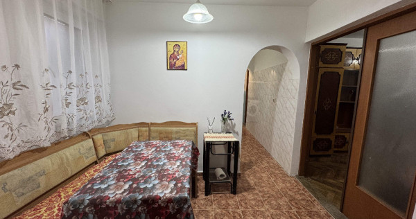 2 cam,decom,parter cu balcon,53 mp,Primaverii,pretabil sp.comercial