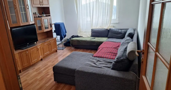 Apartament 2 camere, decomandat - zona Rulmentul