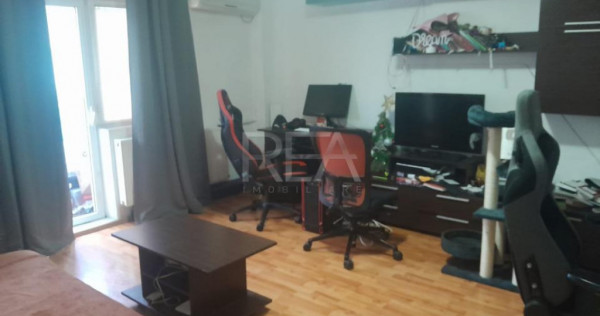 2 camere Vitan decomandat, an 1986, metrou, 58 mp