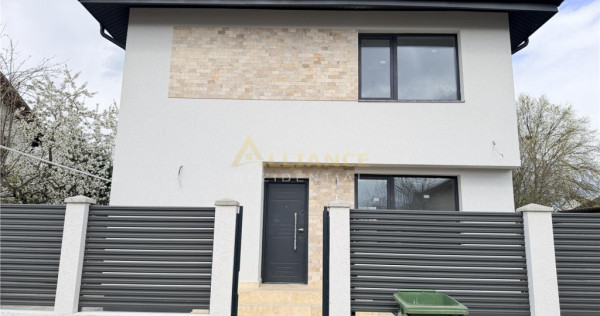 Casa de &ndash; pozitie excelenta, in centrul comunei