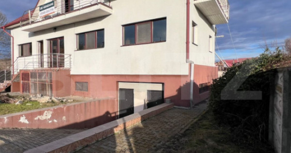 Casă 345mp utili, teren 1.342mp, se poate parcela terenul.
