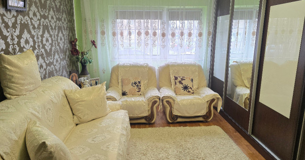 Vand apartament 3 camere decomandat in Deva, Pescarilor, parter inalt