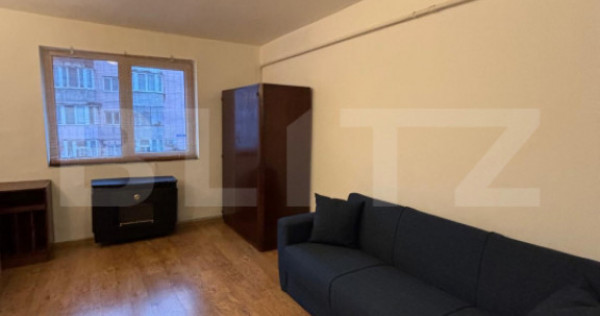 Cameră de cămin cu baie și bucătărie proprie