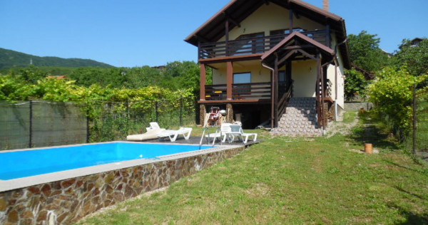 Vand casa in Deva, zona Calugareni, partea de jos, D+P+M,