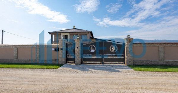 Casă/Vilă 500 mp Dumbrava Roșie, NT