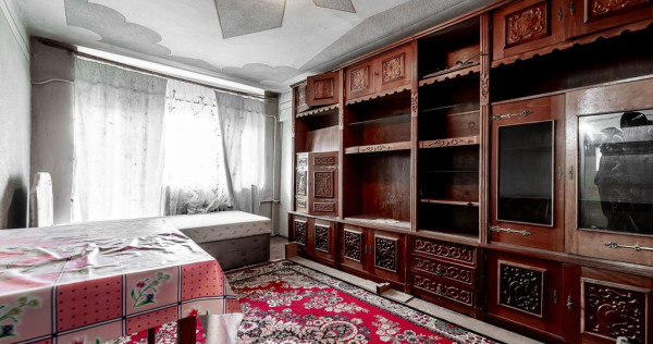 Apartament spatios in centrul orasului Chisineu Cris