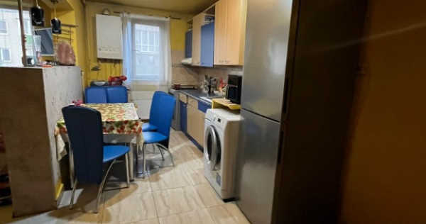 Apartament 3 camere et 3, Plopilor