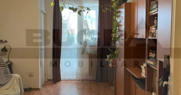 Garsoniera 28 mp, balcon, zona Detunata