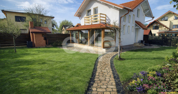 Casă mobilată, cu garaj și foișor &ndash; Zonă liniștită