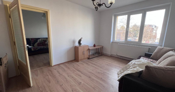 Apartament 2 camere, etaj 1, Simeria-zona Centrala