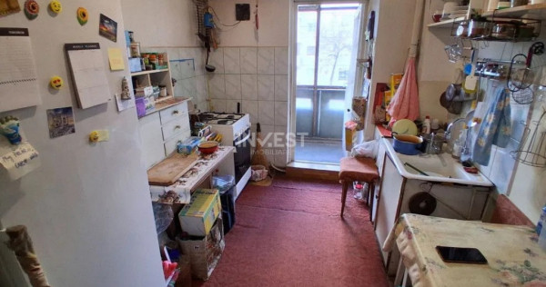 Apartament de vanzare 3 camere, 79 mp, etaj 1, zona Canta, I