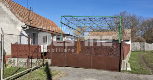 Casă frumoasă - zonă liniștită