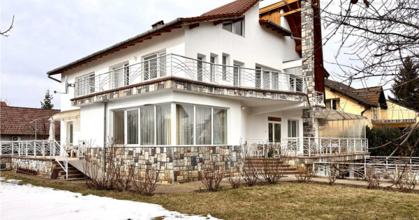 Vila zona Coresi: 1170 mp teren, 6 camere | De