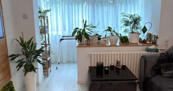 Apartament 2 camere de vanzare, situat in zona Tomis I