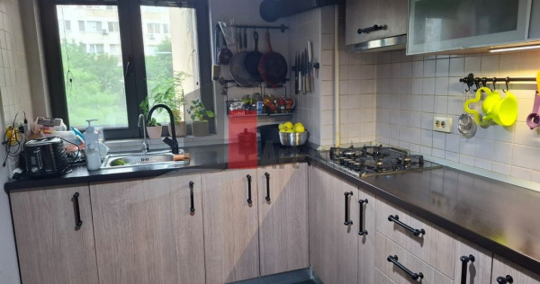 V&acirc;nzare apartament 3 camere Obregia