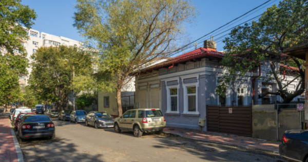 Casă interbelica cu farmec, &icirc;n apropiere de Mall Vitan