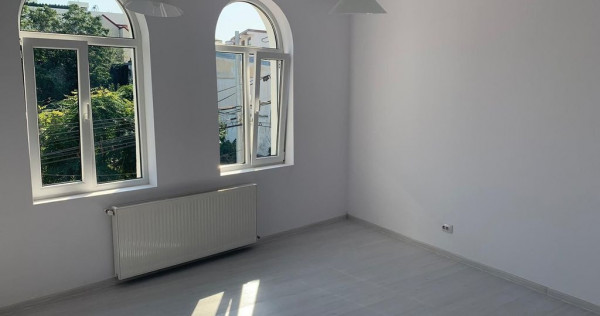 Casa cu destinatie comerciala 335 mp