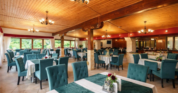 Complex turistic cu privelisti picturale,apa curativa,aer pu