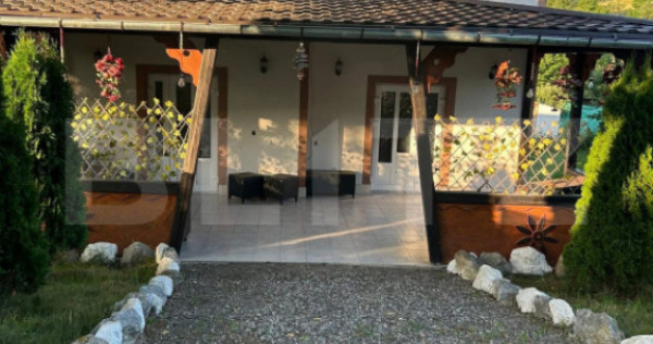 Casa multifunctioanala 100 mp utili, 2000 mp teren, Sadova