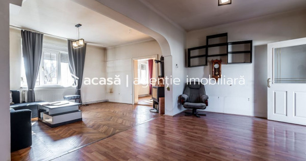 Casa ideală pentru familie: școală la 3 min + anexă p...