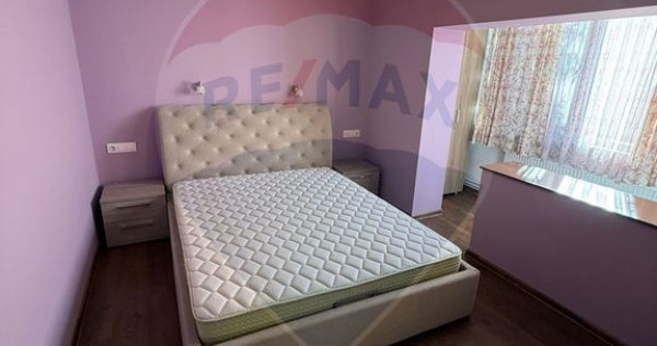 DE INCHIRIAT APARTAMENT 4 camere zona centrala