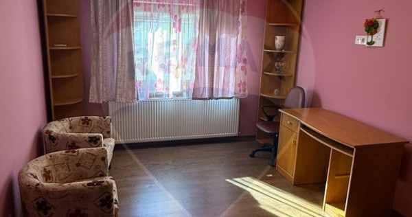 DE INCHIRIAT APARTAMENT 4 camere zona centrala