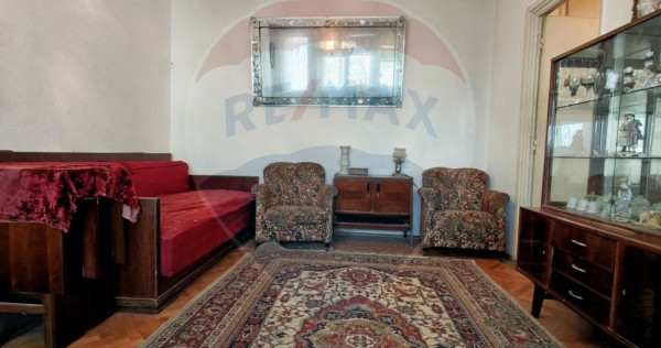 Apartament cu 2 camere nerenovat, de v&acirc;nzare &icirc;n zona 1 Mai