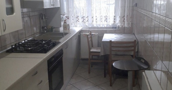 Apartament cu 3 Camere Decomandate pe Zamca