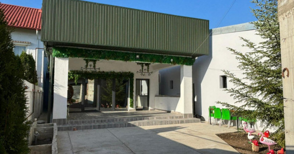 3 imobile distincte poziționate &icirc;ntr-o curte cu teren de 7