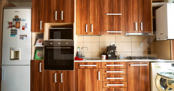 Apartament 3 camere, 53 mp, etaj intermediar, parcare, Sesul