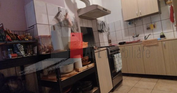 Apartament cu 3 camere de vanzare-Piata Victoriei