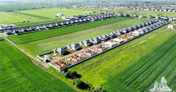 Teren 2.5 ha cu proiect pentru 60 case la 20 minute de Bucur