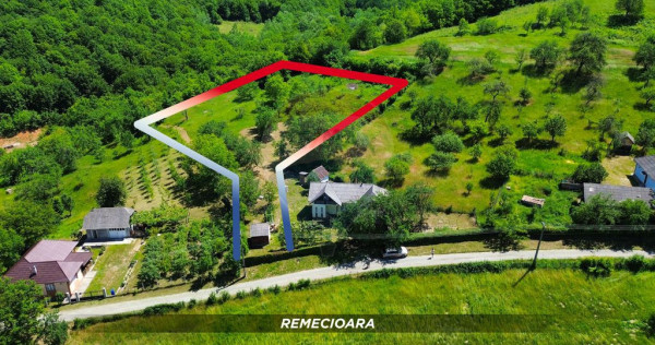 Teren intravilan generos 3.206 mp &icirc;n Remecioara | Privel...