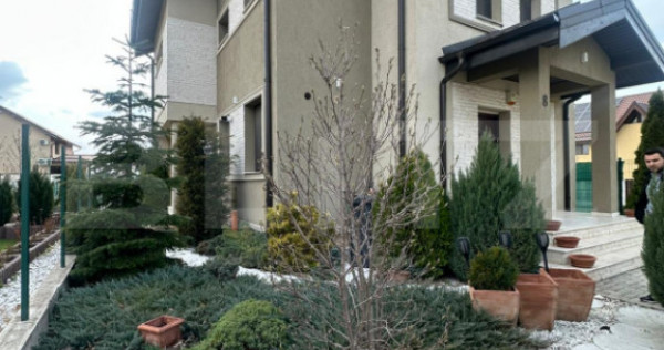 Casa moderna P+1+M, 3 dormitoare, zona Ford