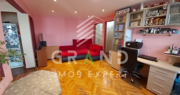 OPORTUNITATE RARĂ | 4 CAMERE TRANSFORMAT &Icirc;N 3 | MĂNĂȘTU