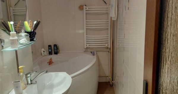 Apartament 3 camere dec,Micro 21,et 3,2 bai,2 balcoane