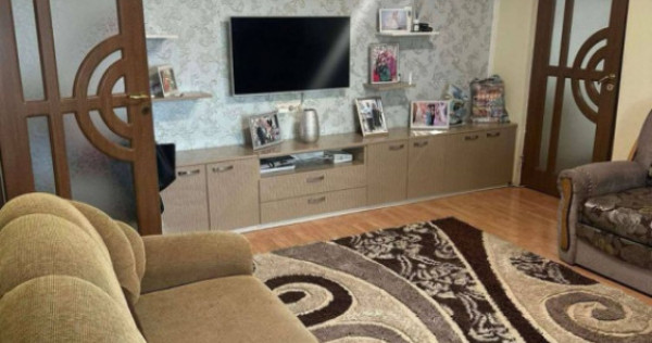 VANZARE APARTAMENT 2 CAMERE, 53MP,MOBILAT